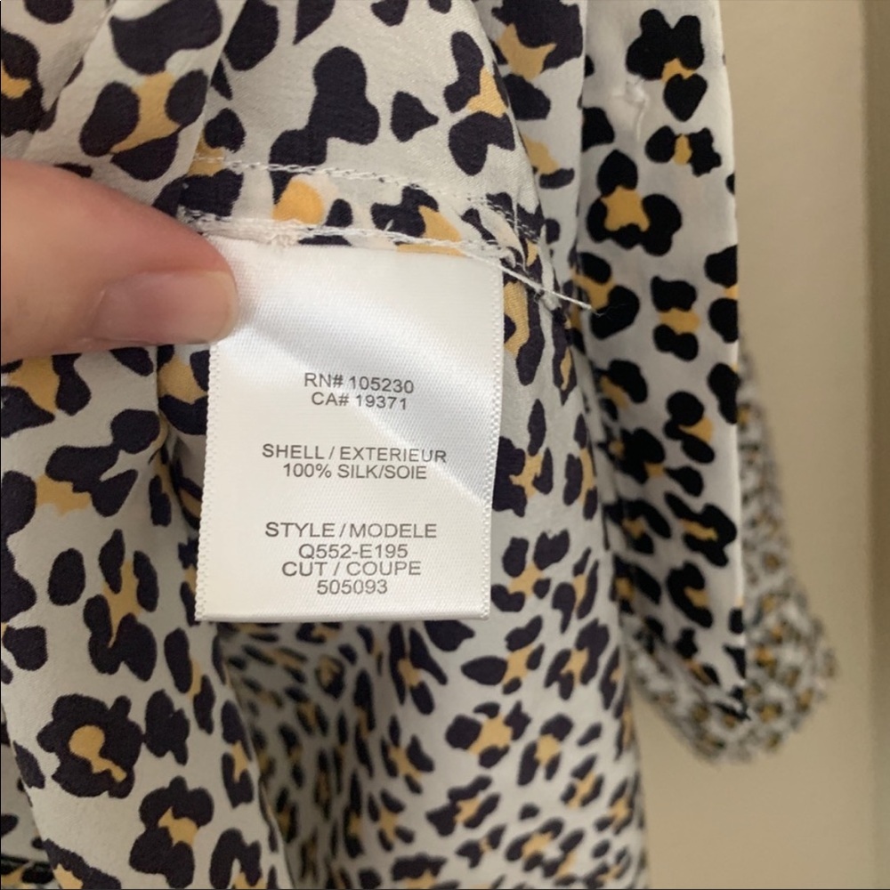 Equipment femme silk shirt in leopard print - Picture 6 of 6
